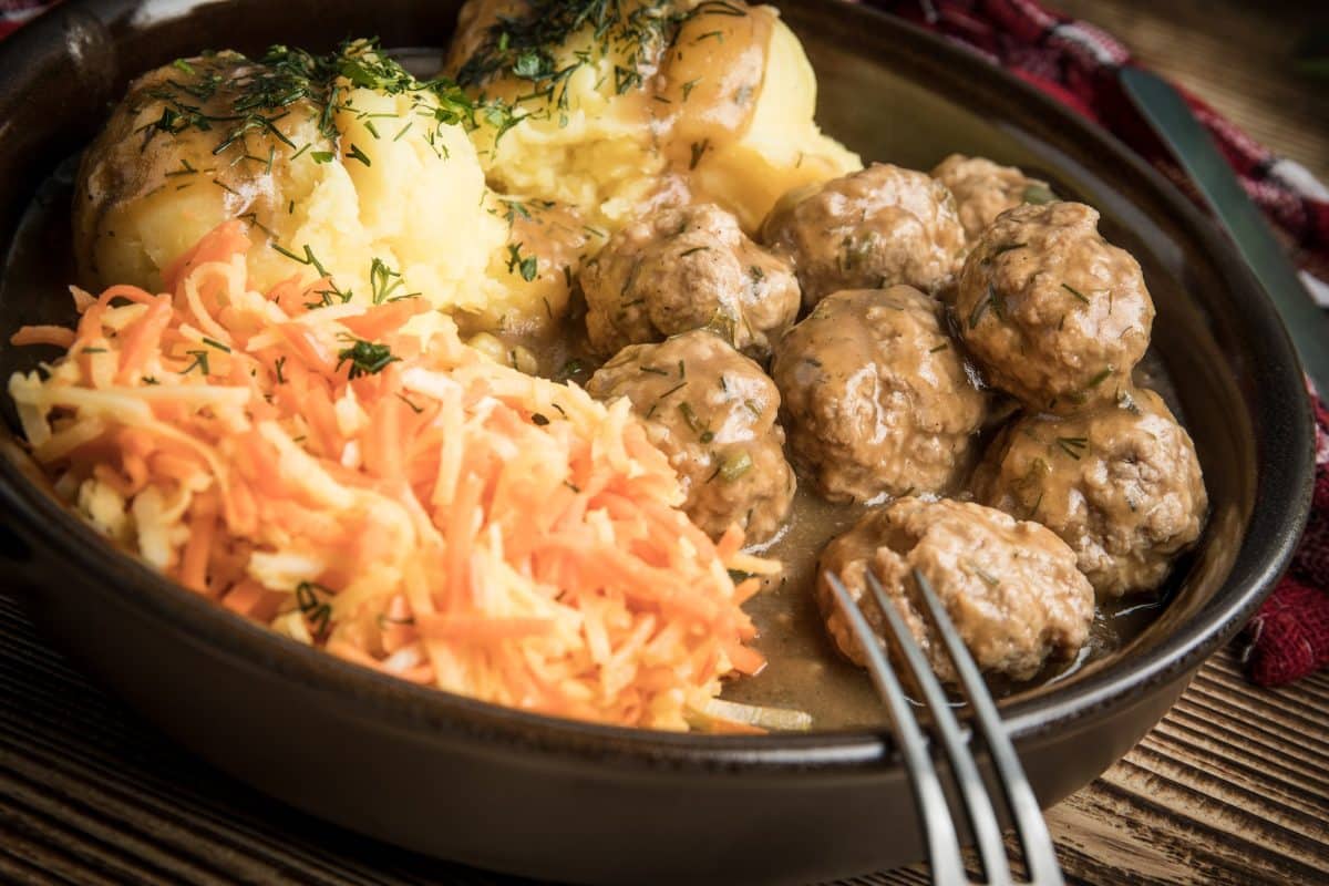 Meatballs and mashed potatoes